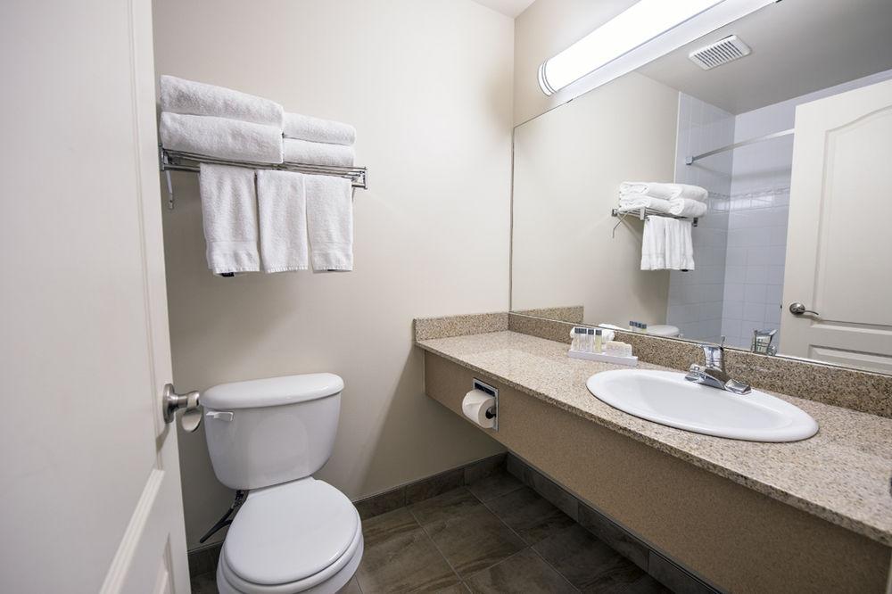 Service Plus Inns And Suites Гранд Прери Екстериор снимка