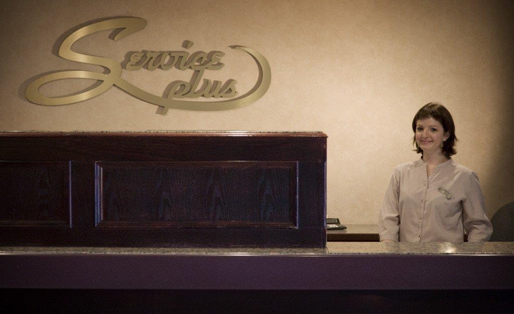Service Plus Inns And Suites Гранд Прери Интериор снимка