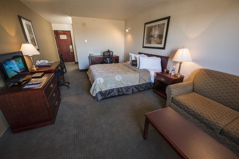 Service Plus Inns And Suites Гранд Прери Екстериор снимка