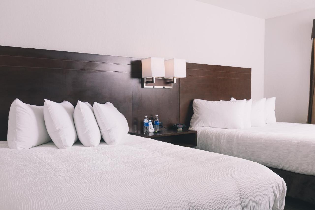 Service Plus Inns And Suites Гранд Прери Екстериор снимка