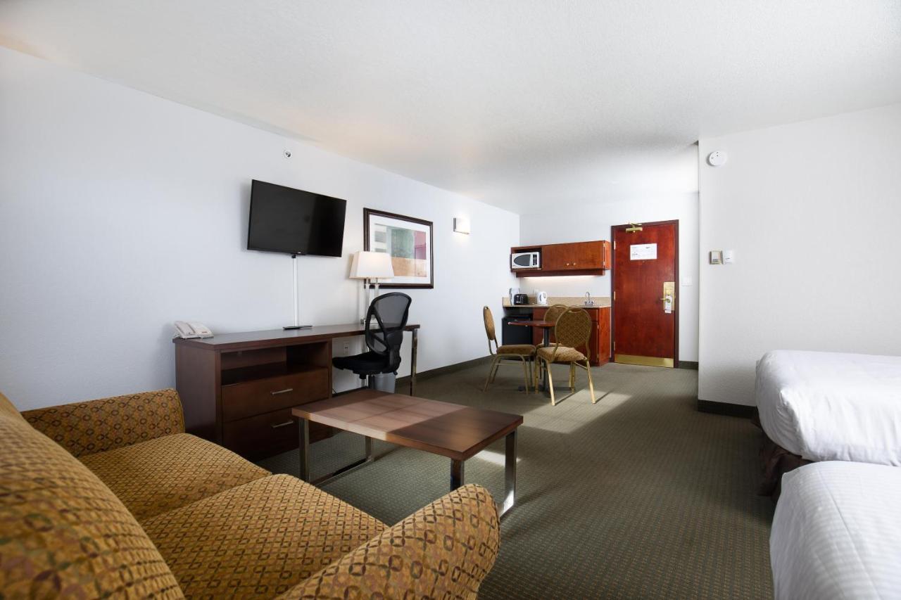 Service Plus Inns And Suites Гранд Прери Екстериор снимка