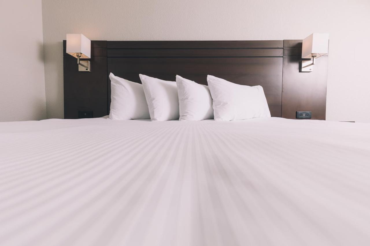 Service Plus Inns And Suites Гранд Прери Екстериор снимка