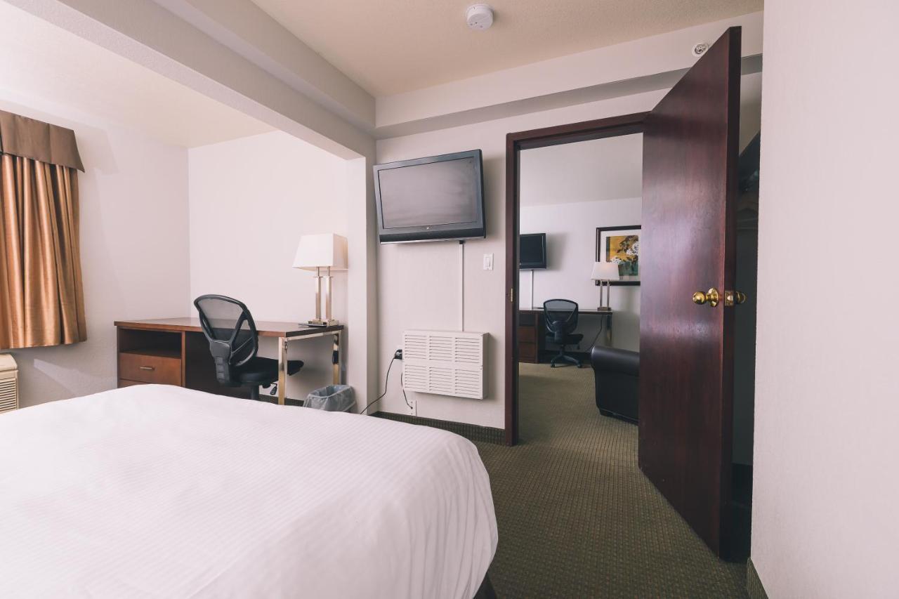 Service Plus Inns And Suites Гранд Прери Екстериор снимка